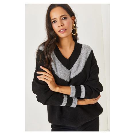 Olalook Black V-Neck Silvery Detailed Soft Textured Knitwear Sweater