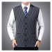 Pánská pletená vesta na knoflíky s výstřihem a pruhovanými vzory