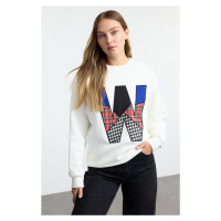 Trendyol Ecru Thick Inside Fleece Slogan Patch Detailed Oversize/Wide Cut Knitted Sweatshirt