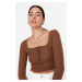 Trendyol Brown Button Detail Square Collar Fitted/Situated Ribbed Stretch Crop Knitted Blouse