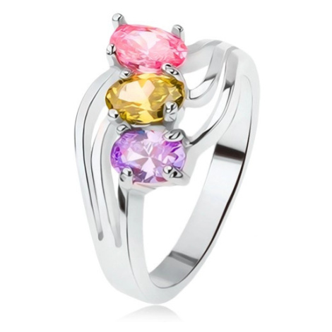 Lesklý prsten, šikmo zasazené barevné kamínky, trojitá vlna Šperky eshop
