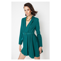 Trendyol limitovaná edice zelených tkaných šatů s páskem