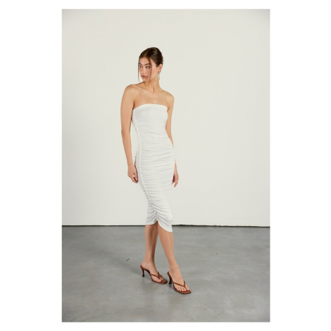 VATKALI Limitovaná edice nařasených šatů bílá