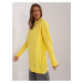 Žlutý pletený svetr s kabely