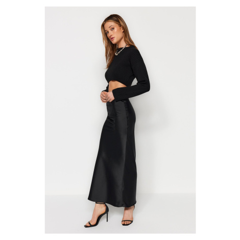 Trendyol černá saténová maxi sukně s mořským střihem