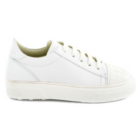 Tenisky mm6 calfskin sneakers logoed insert on toe bílá