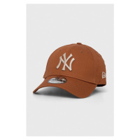 Bavlněná baseballová čepice New Era NEW YORK YANKEES hnědá barva, s aplikací