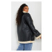 jiná značka PRETTY LITTLE THUNG bunda z umělé kůže s kožíškem Barva: Černá, Mezinárodní