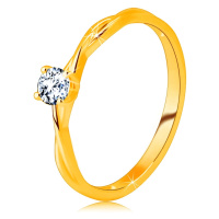Zásnubní prsten ve žlutém 14K zlatě - broušený zirkon čiré barvy zasazený v prstenu