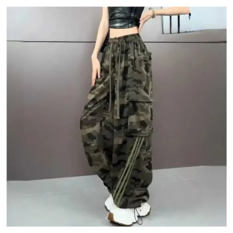 Dámské maskáčové cargo kalhoty – s vysokým pasem