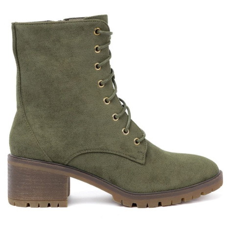 Moderní dámské zelené kotníkové boty na platformě