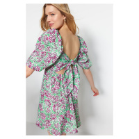 Trendyol zelené tkané zadní detailní květinové mini tkané šaty