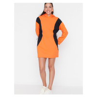 Černo-oranžové mikinové šaty s kapucí Trendyol
