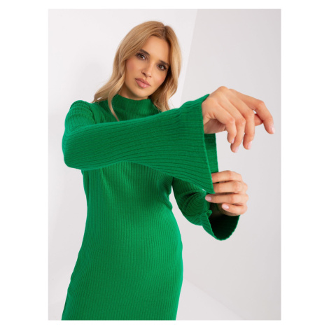 Zelené pletené šaty se zvonovými rukávy Fashionhunters