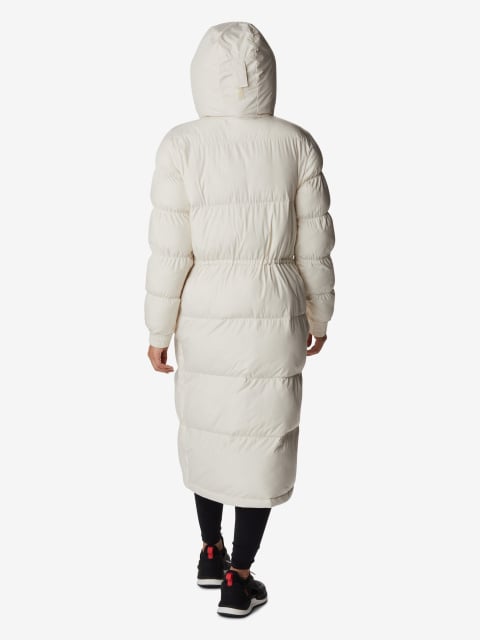 Dlouhý prošívaný zimní kabát jako symbol stylu?