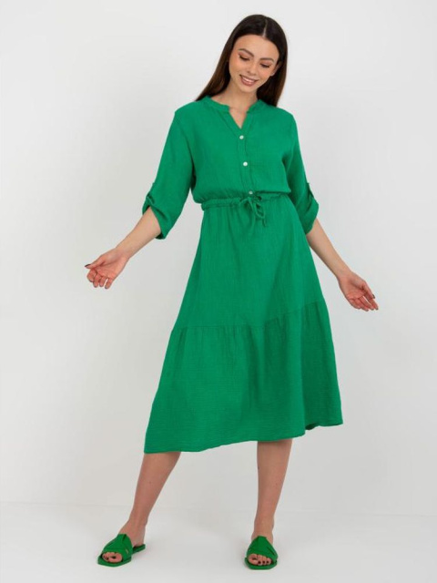 Zelené mušelínové šaty: letní elegance a pohodlí v jednom módním kousku
