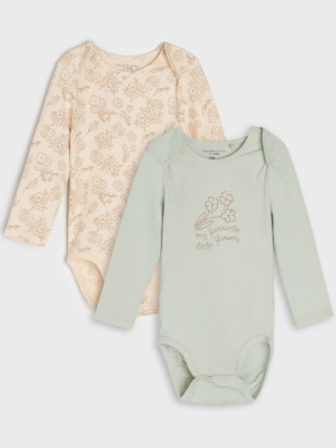 Kojenecká body v sadě