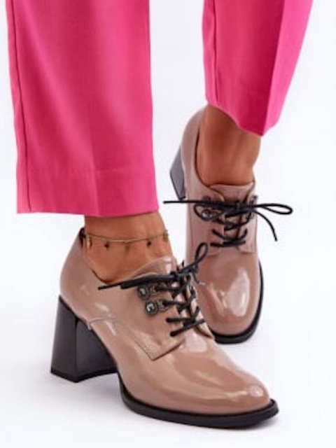 Levné dámské lakované polobotky